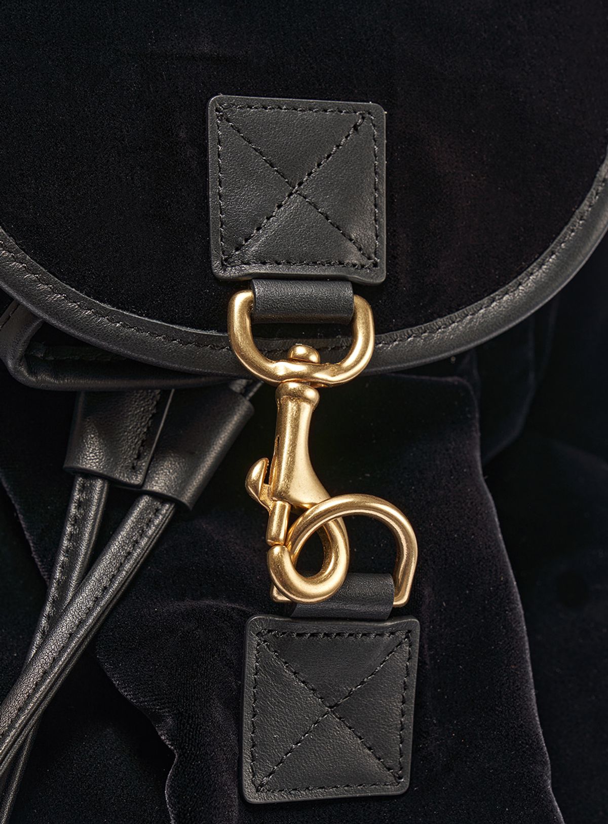 더바넷(THEBARNNET) Little Black Velvet Backpack