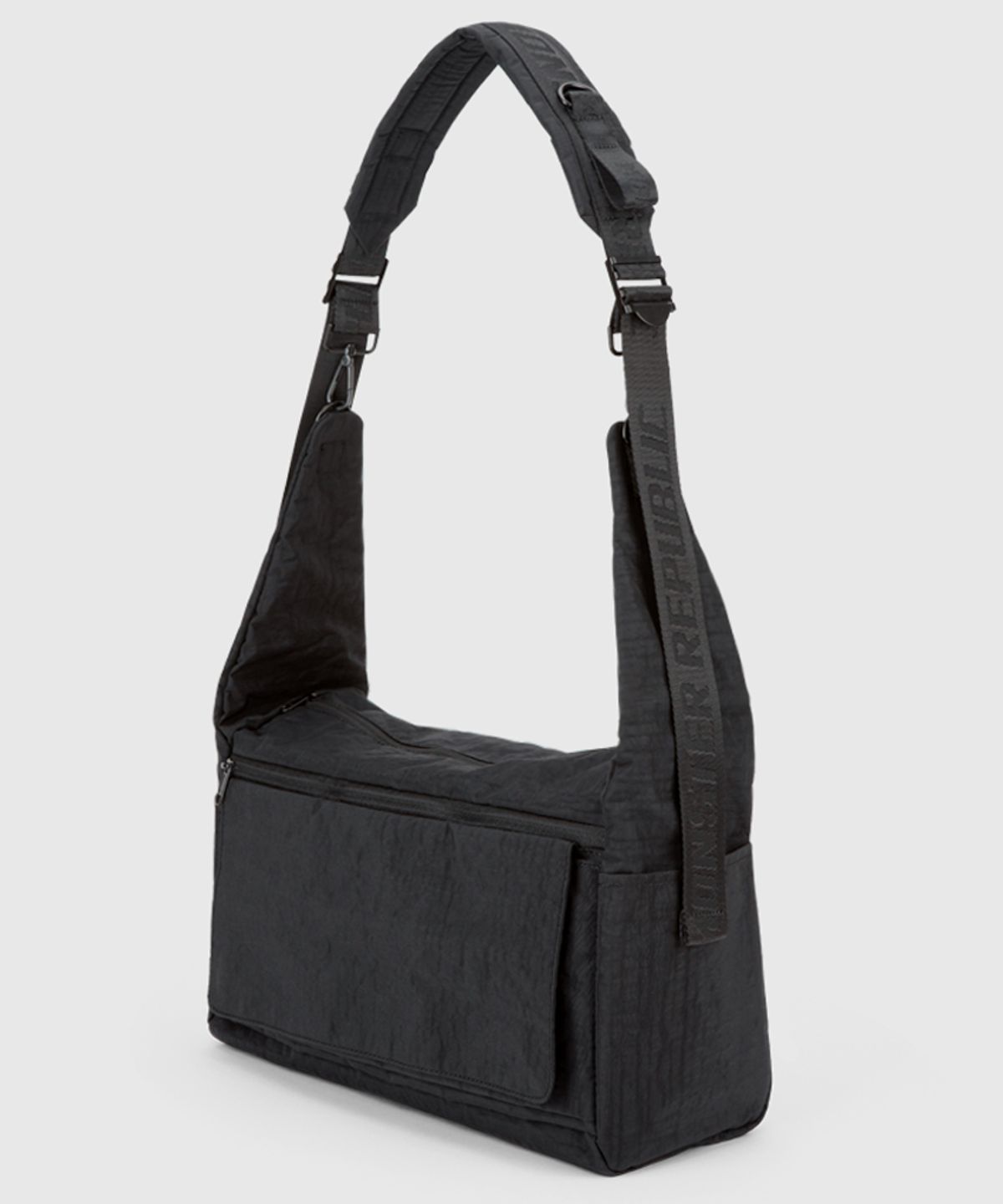 몬스터리퍼블릭(MONSTER REPUBLIC) COME IN MESSENGER BAG / BLACK