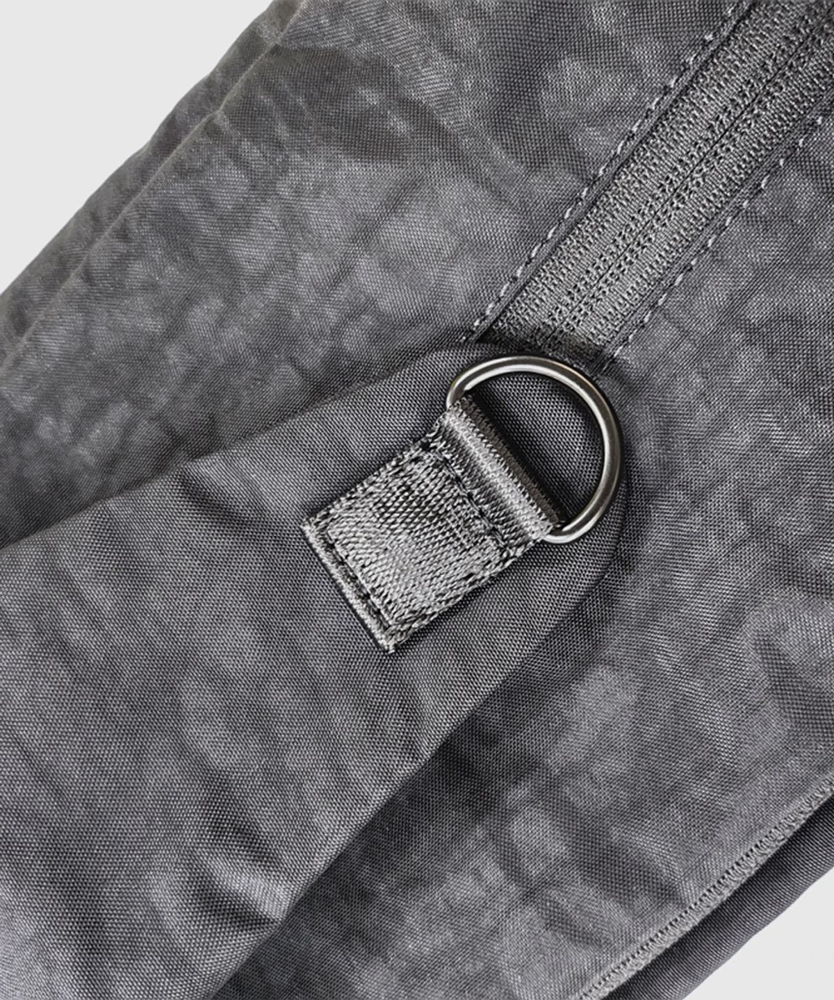 몬스터리퍼블릭(MONSTER REPUBLIC) COME IN MESSENGER BAG / BLACK