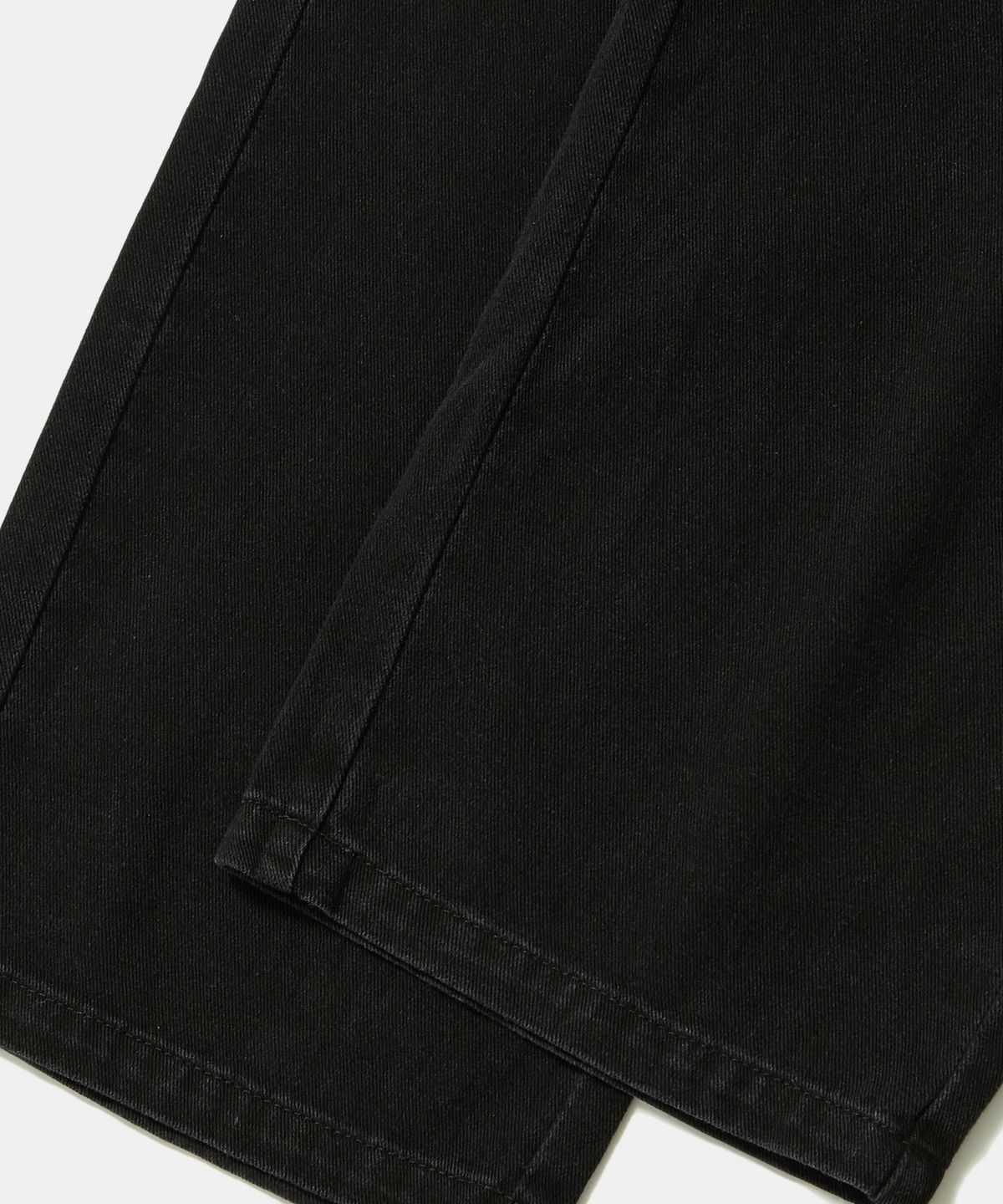 컬럼비아 유니버시티(COLUMBIA UNIVERSITY) TRAJAN LABEL LOOSE-FIT WASHED DENIM PANTS_BLACK JEAN