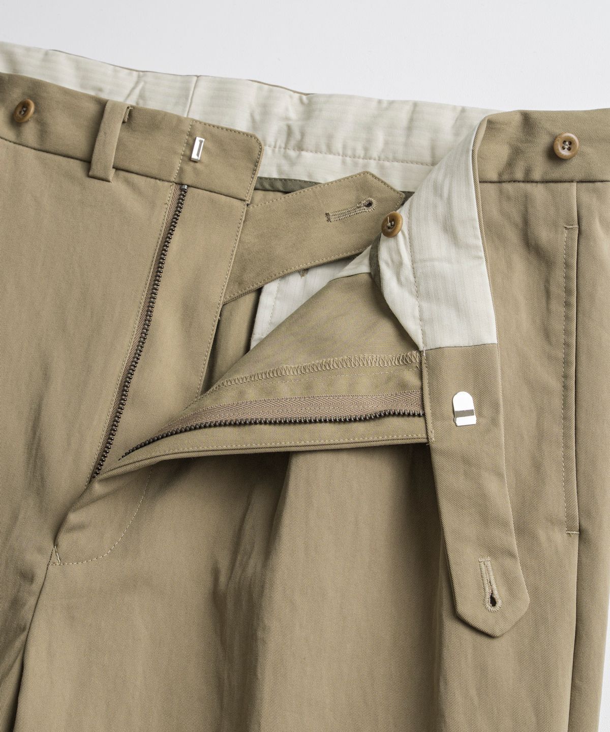 비헤비어(BEHEAVYER) C/N DOUBLE PLEATS EASY TROUSER washed tan