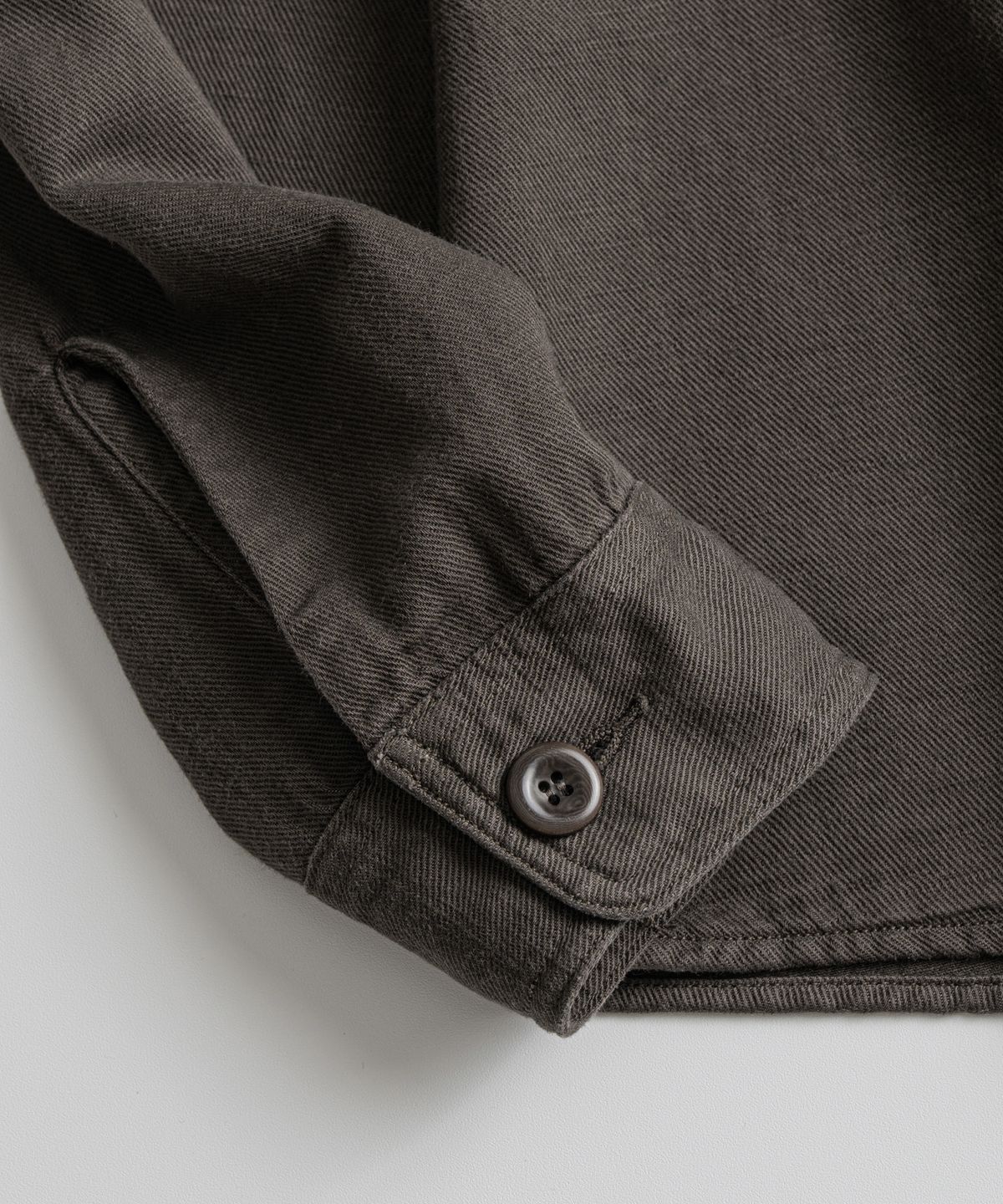 비헤비어(BEHEAVYER) DYED FATIGUE L/S SHIRTS d.brown