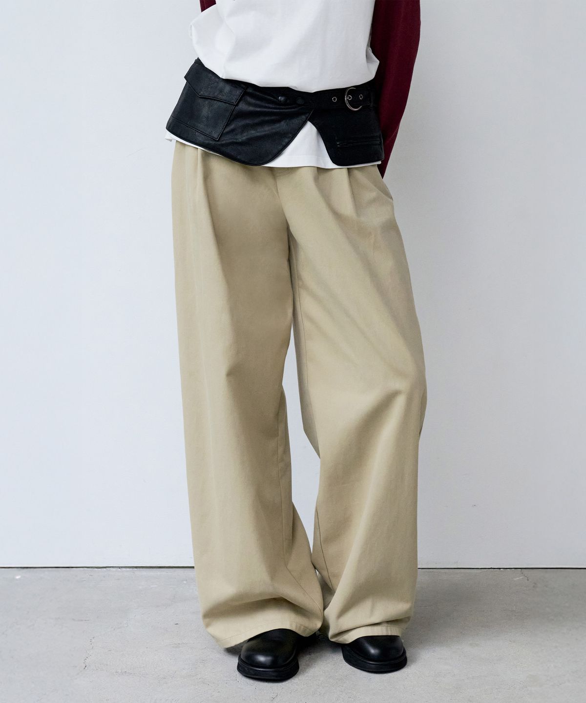로라로라(ROLAROLA) PINTUCK WIDE BALLOON PANTS BEIGE