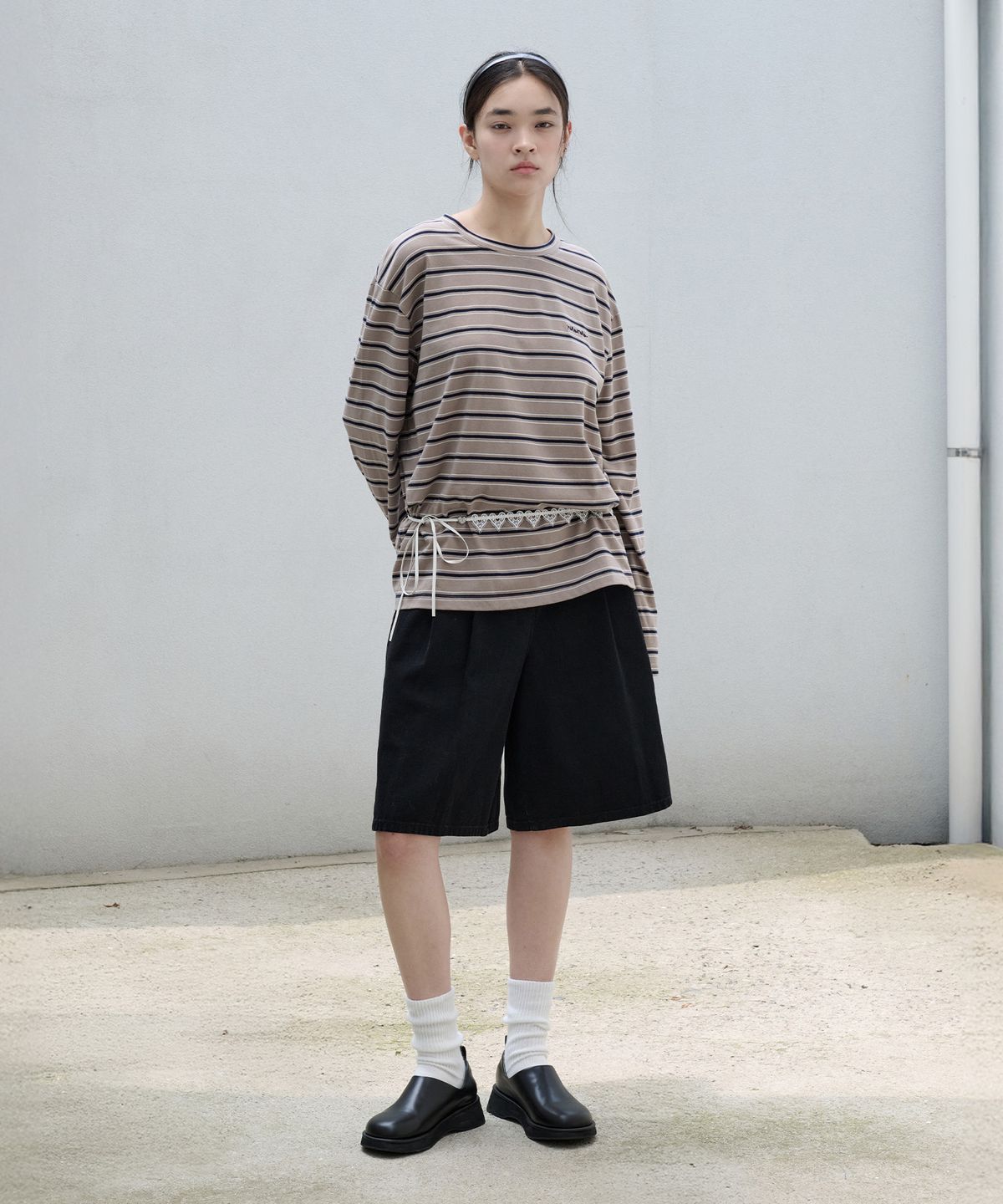로라로라(ROLAROLA) PINTUCK BERMUDA DENIM PANTS BLACK