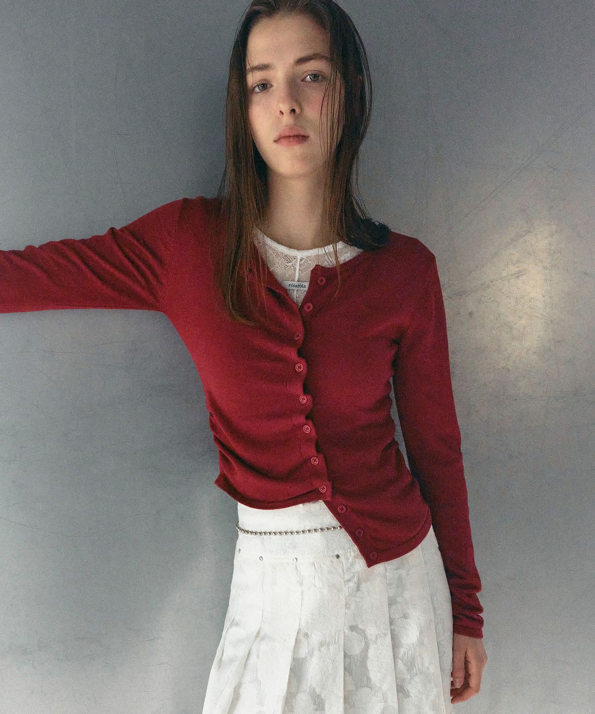 로라로라(ROLAROLA) SHIRRING BUTTON UNBALANCE CARDIGAN RED