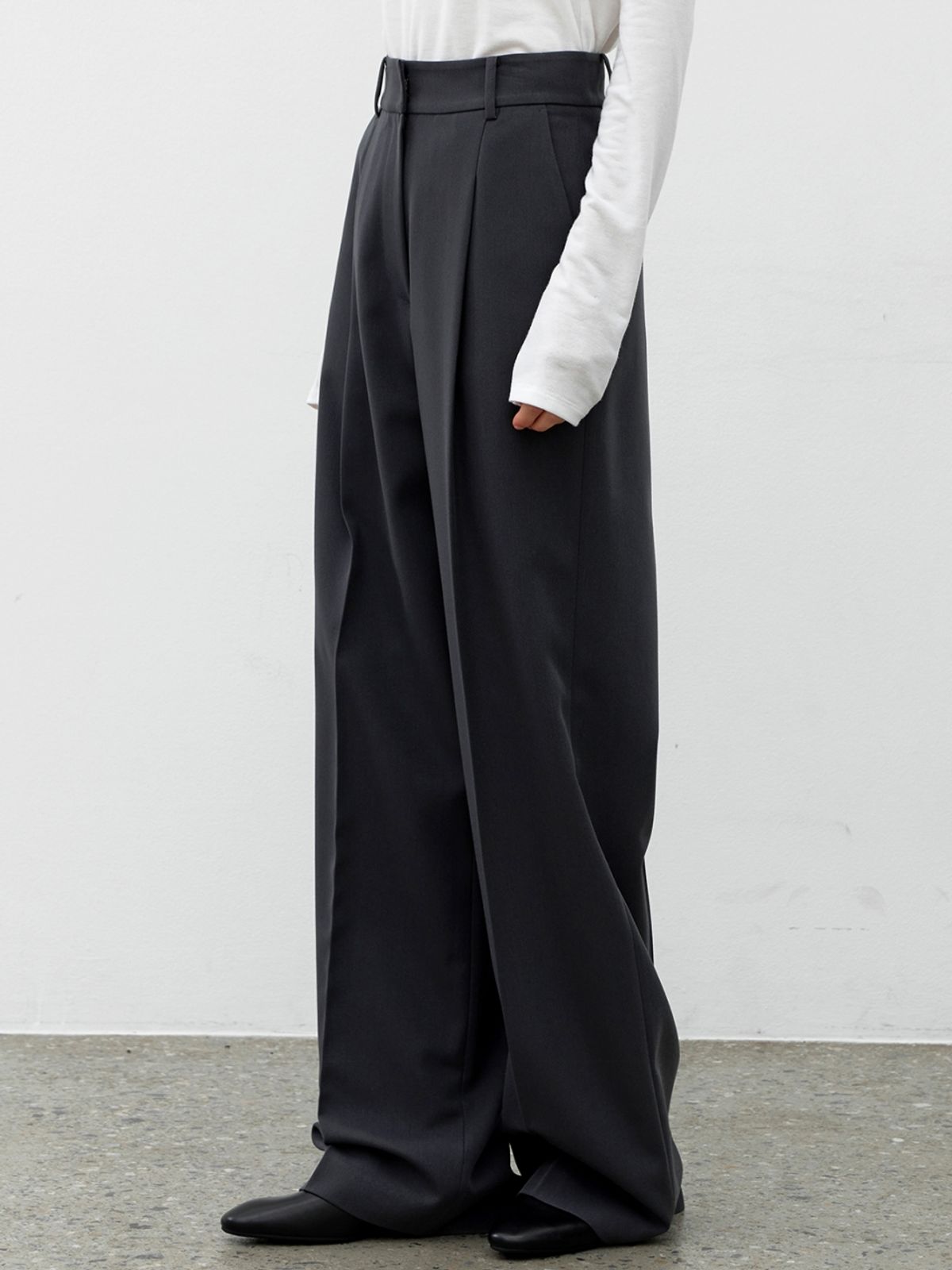 아틀리에 나인(ATELIER NAIN) ESSENTIAL COMFY TUCK PANTS (PT-5683)