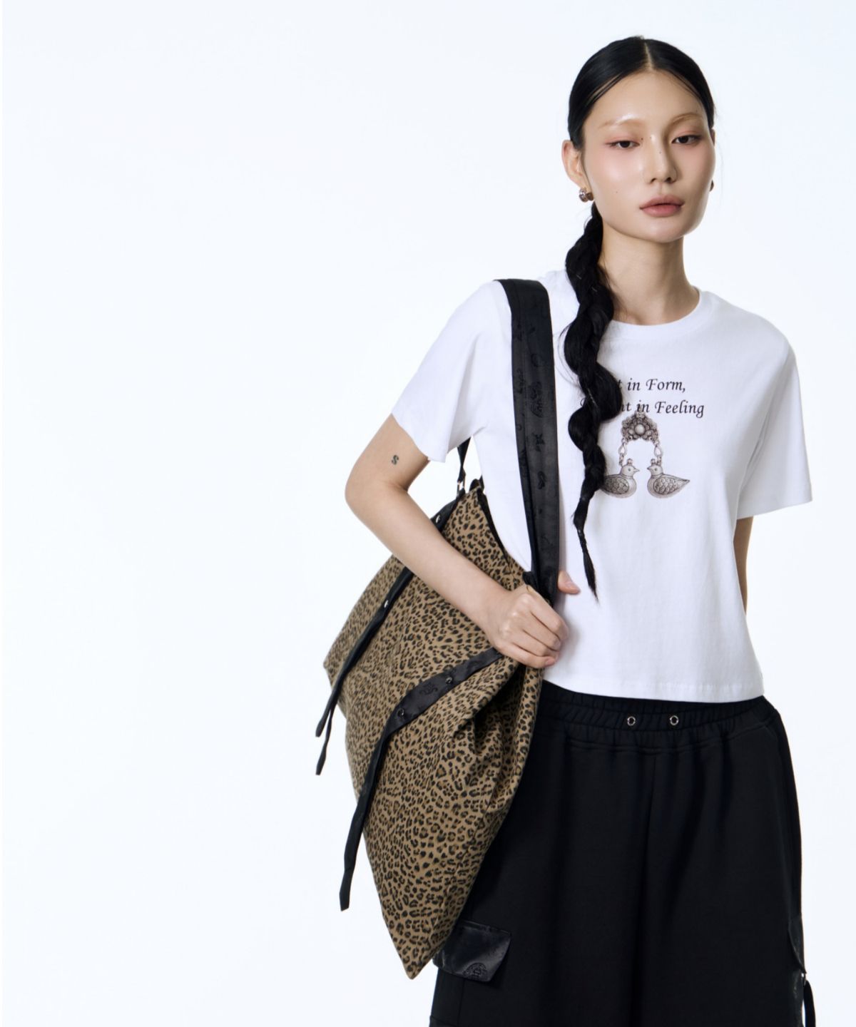 칠 하나 투 구육(71TO96) Mandarin duck Keyring Crop T-Shirt (White)