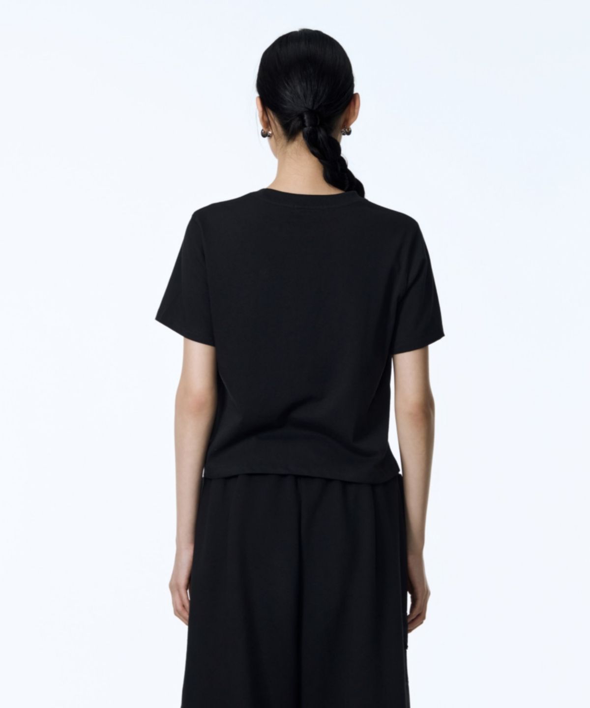 칠 하나 투 구육(71TO96) Lettering Crop T-shirt (Black)