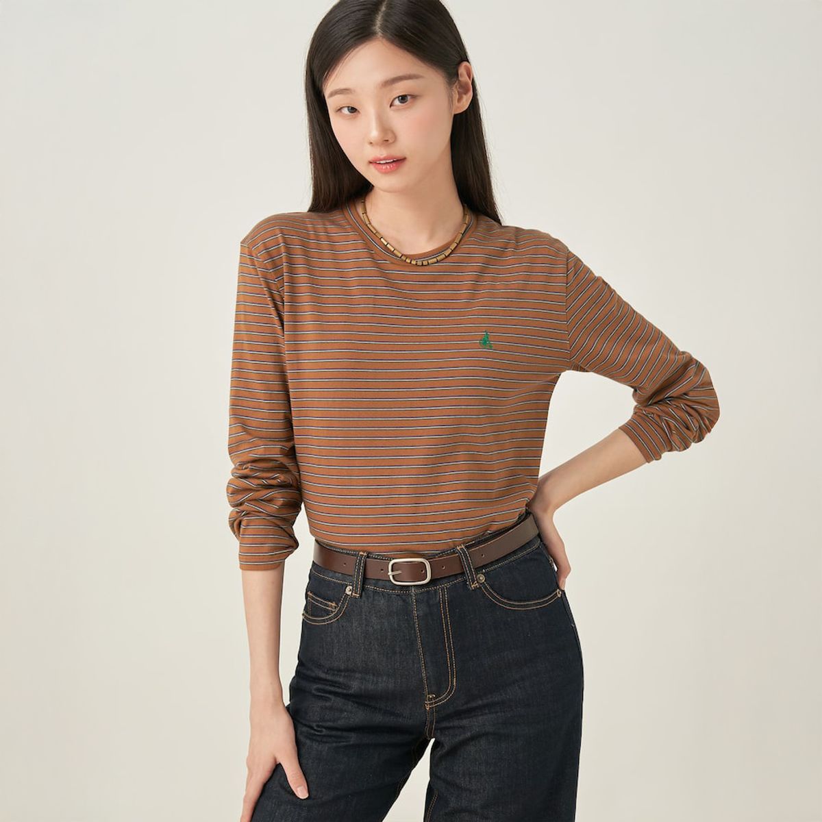빈폴 레이디스(BEANPOLE LADIES) 멀티 스트라이프 세미 오버핏 티셔츠  브라운 (BF5741C03D)