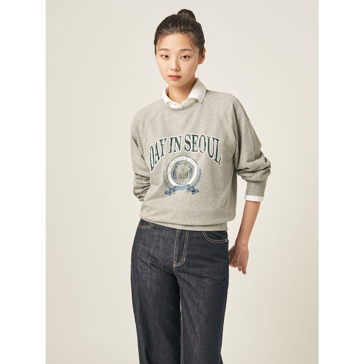 빈폴 레이디스(BEANPOLE LADIES) 면 혼방 빈티지 그래픽 스웨트 셔츠  그레이 (BF5841C023)