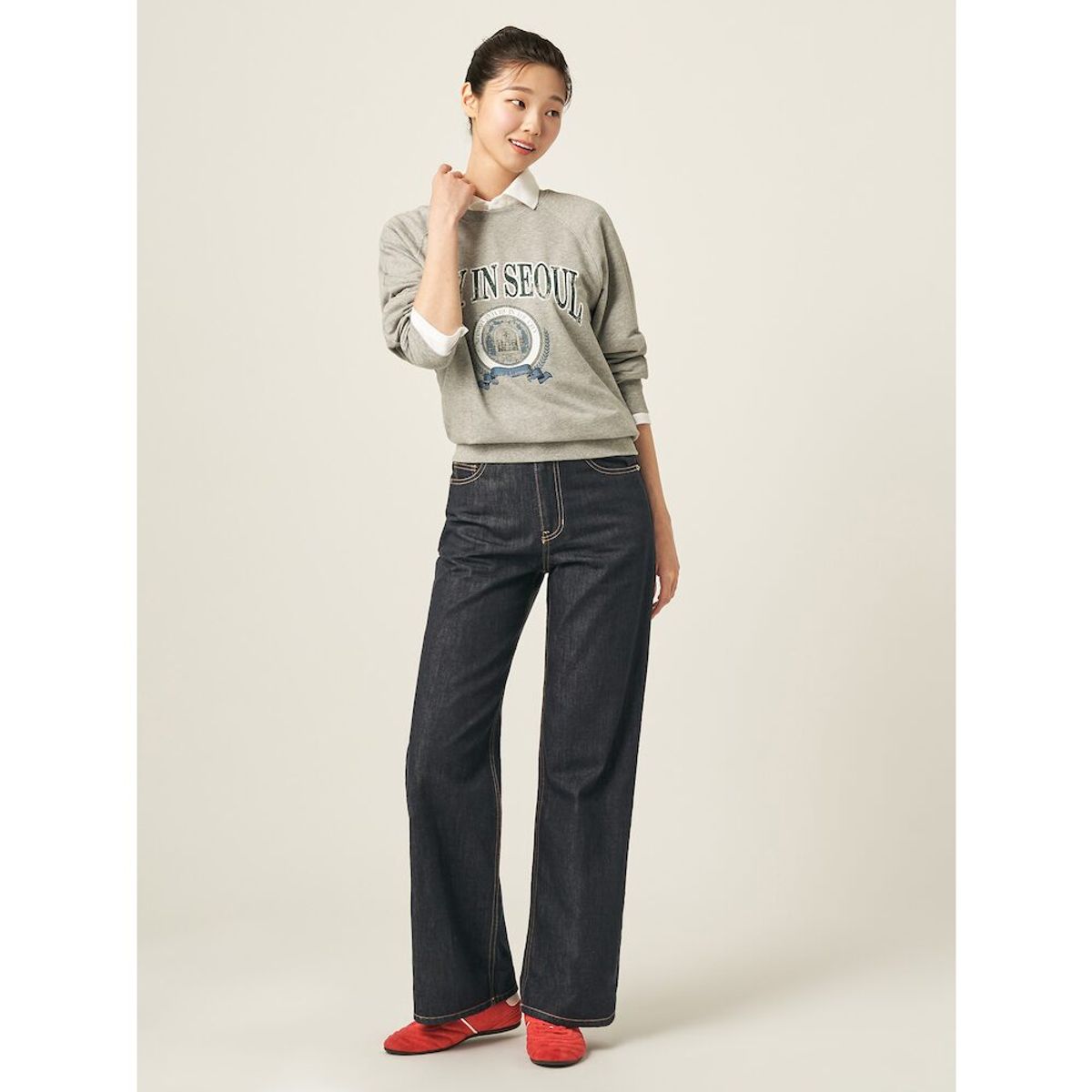 빈폴 레이디스(BEANPOLE LADIES) 면 혼방 빈티지 그래픽 스웨트 셔츠  그레이 (BF5841C023)