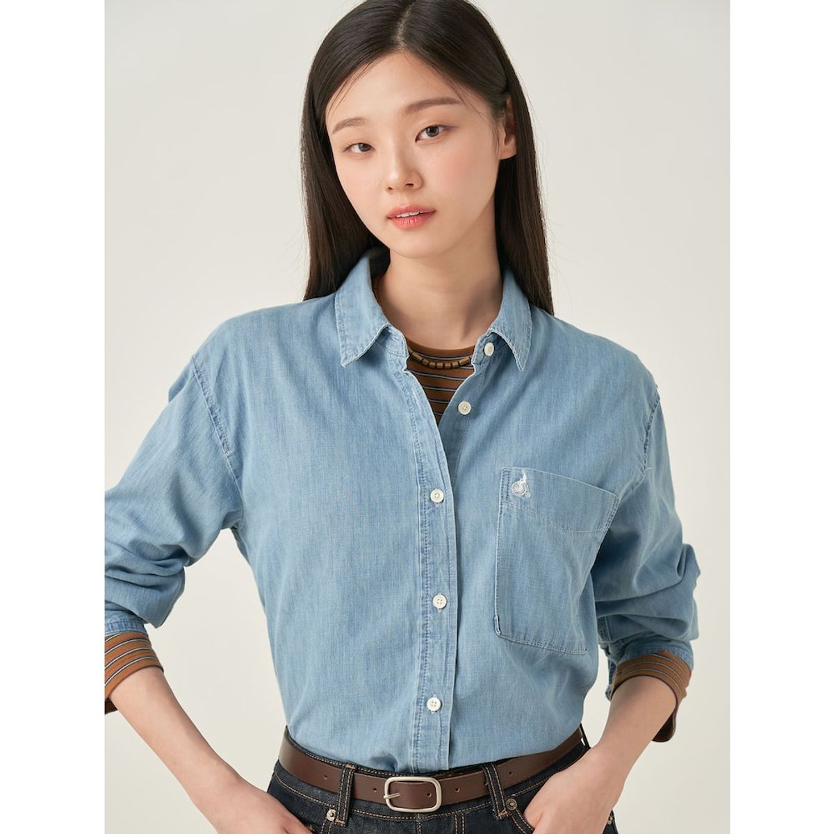 빈폴 레이디스(BEANPOLE LADIES) 데님 오버핏 셔츠  스카이 블루 (BF5764C03Q)