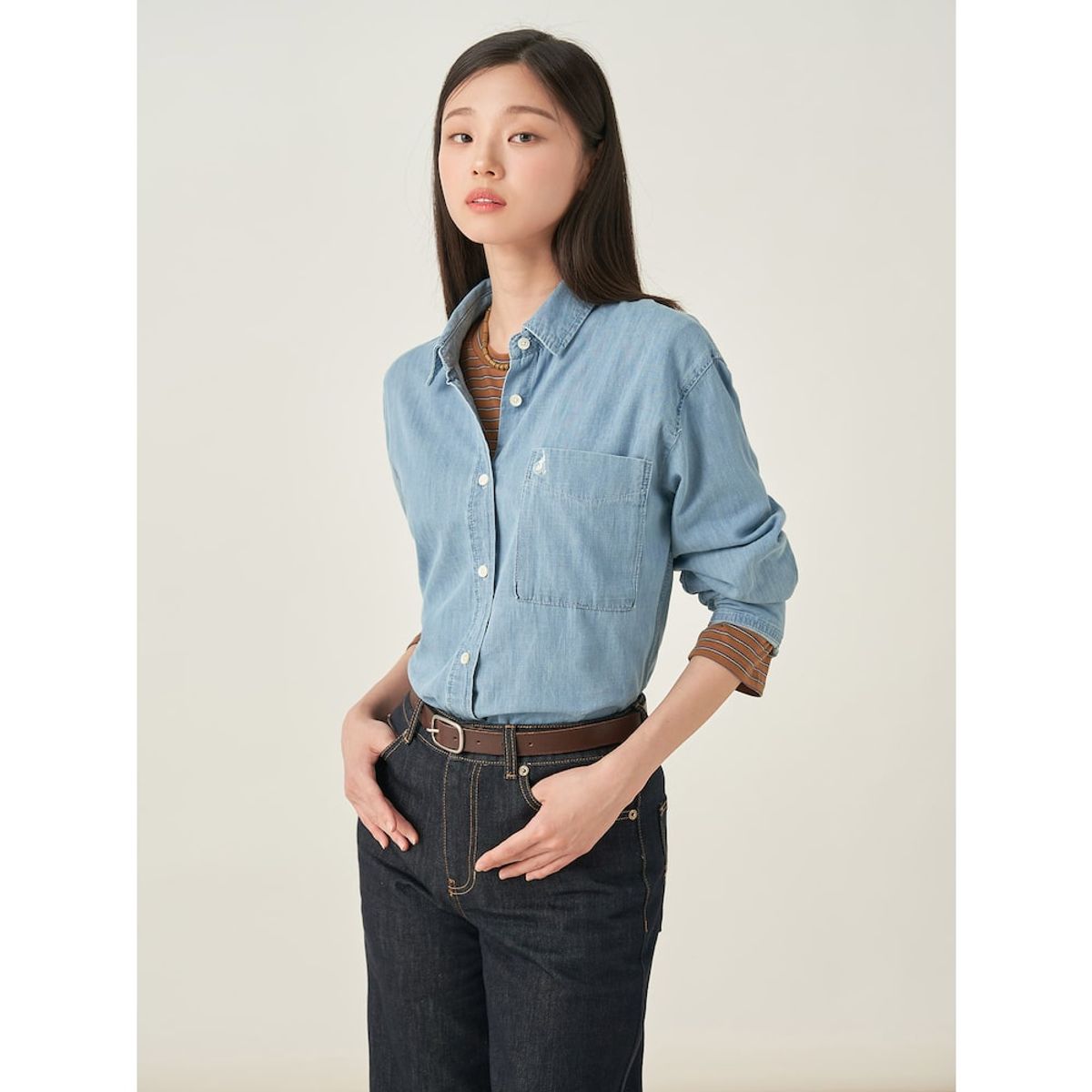 빈폴 레이디스(BEANPOLE LADIES) 데님 오버핏 셔츠  스카이 블루 (BF5764C03Q)