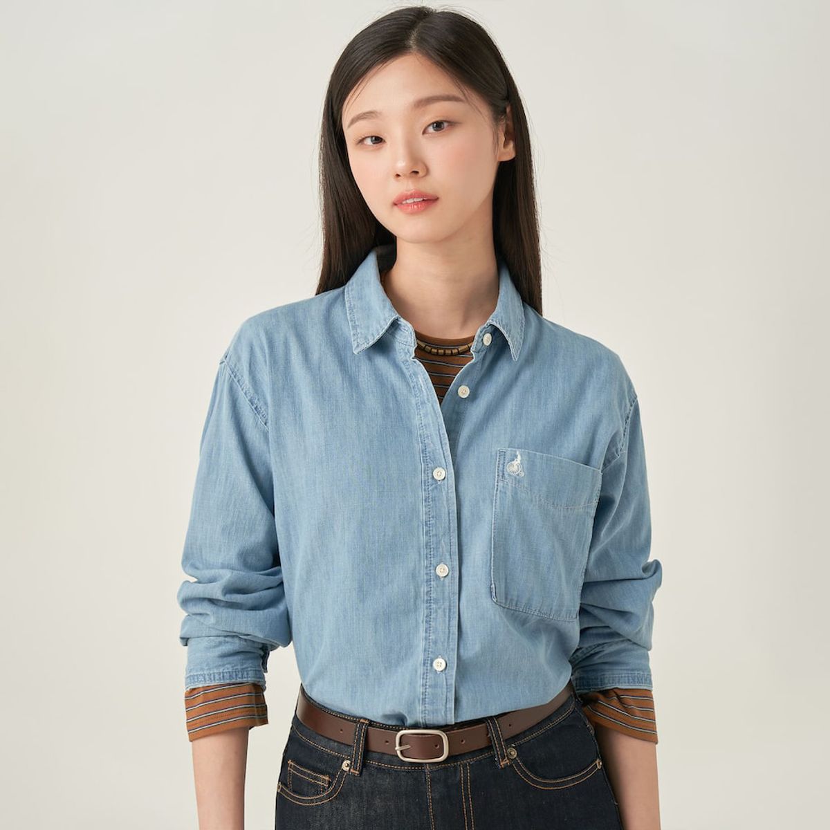 빈폴 레이디스(BEANPOLE LADIES) 데님 오버핏 셔츠  스카이 블루 (BF5764C03Q)