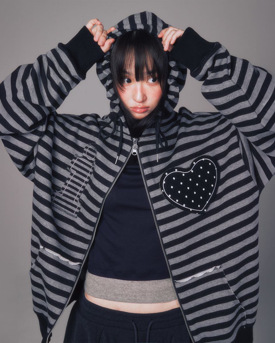 MUSINSA公式 | YOUHEE I LOVE APPLIQUE HOOD ZIP-UP CHARCOAL