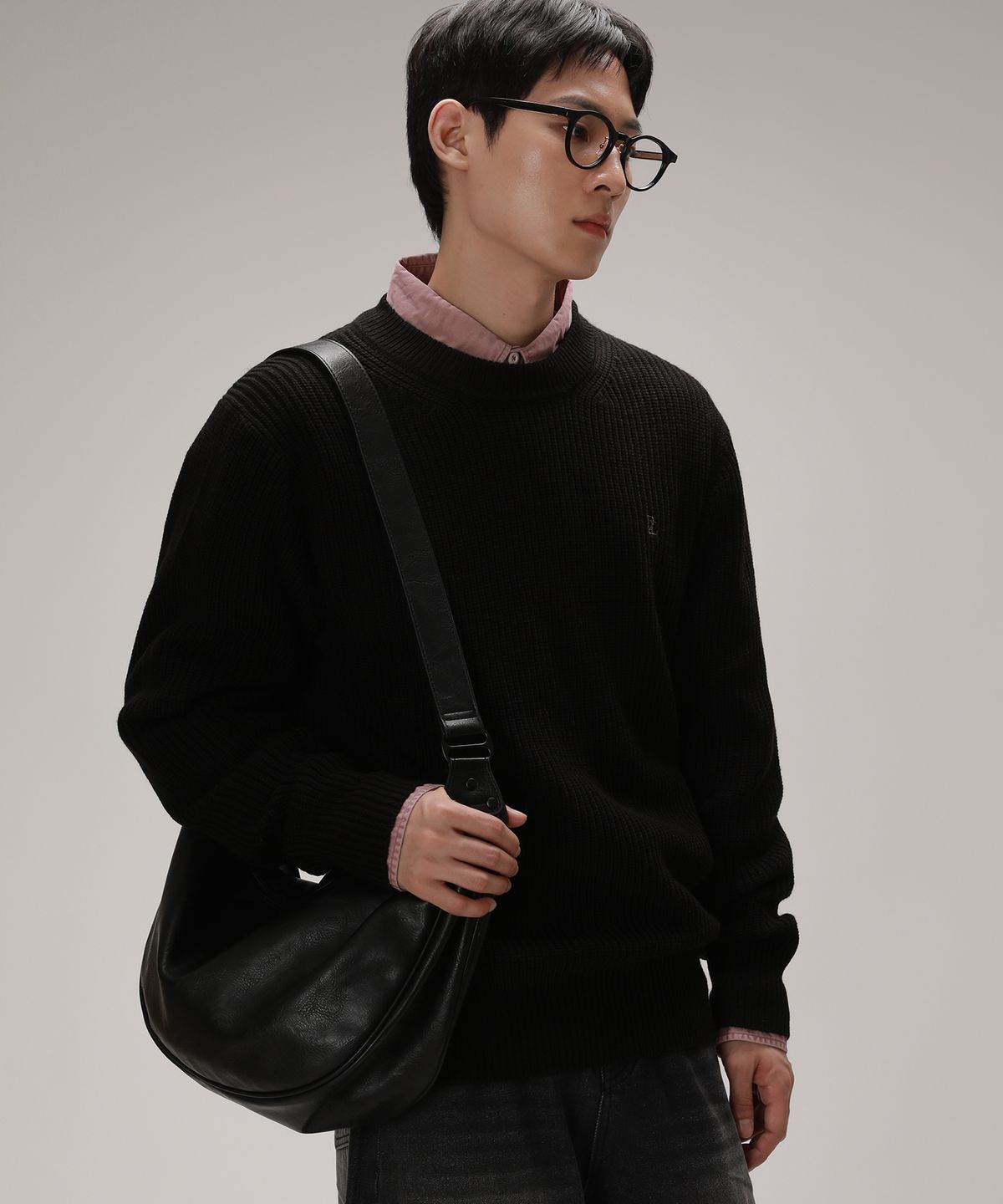 디벨로브(DEVELOVE) 에센셜 오버핏 라운드 하찌 니트_블랙