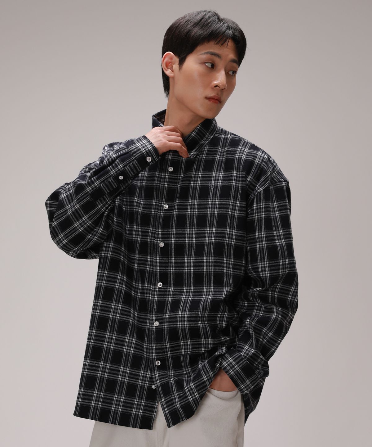 디벨로브(DEVELOVE) 시티 라인 플란넬 오버핏 체크 셔츠_네이비