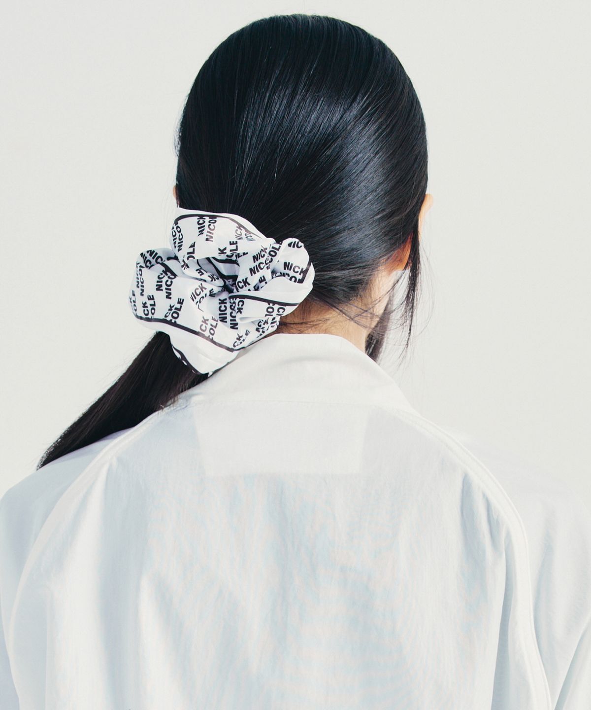닉앤니콜(NICK&NICOLE) NICOLE LOGO SATIN HAIR SCRUNCHIE_2 COLOR