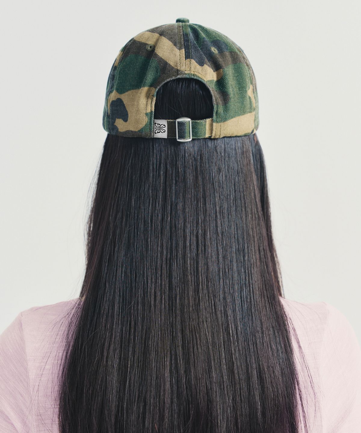 닉앤니콜(NICK&NICOLE) DESTROYED CAMO LOGO BALL CAP_KHAKI PINK