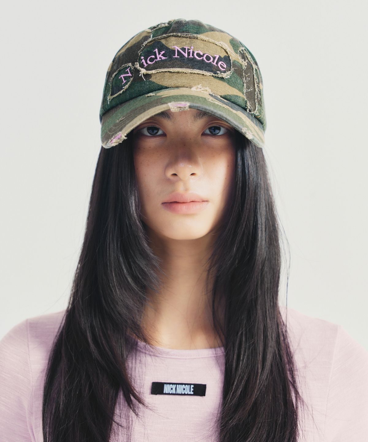 닉앤니콜(NICK&NICOLE) DESTROYED CAMO LOGO BALL CAP_KHAKI PINK