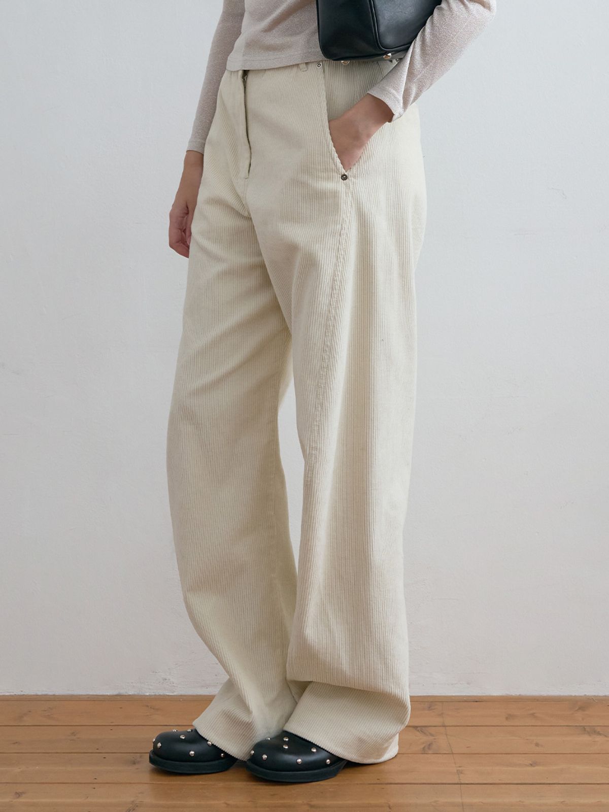 기준(KIJUN) Curved Seam Corduroy Pants Ivory