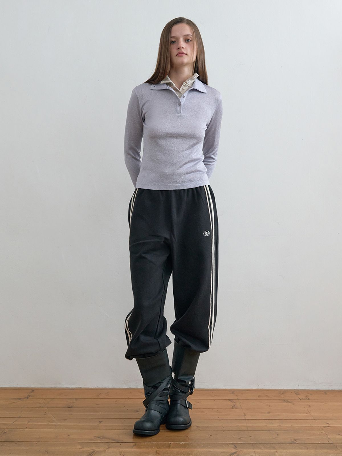 기준(KIJUN) Two-Way Neck Glitter Top Lavender