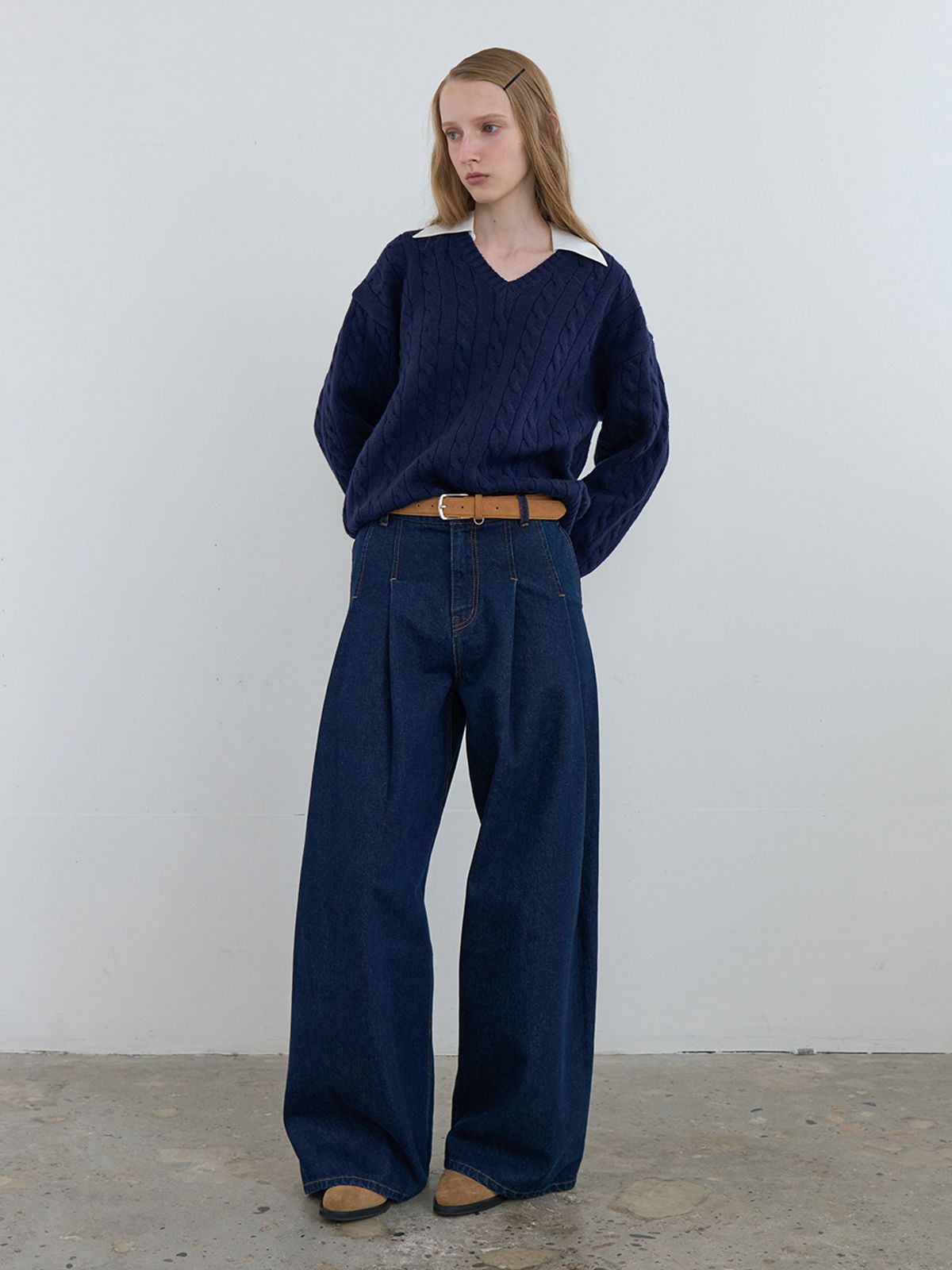 기준(KIJUN) Shirt Collar V-Neck Knit Navy