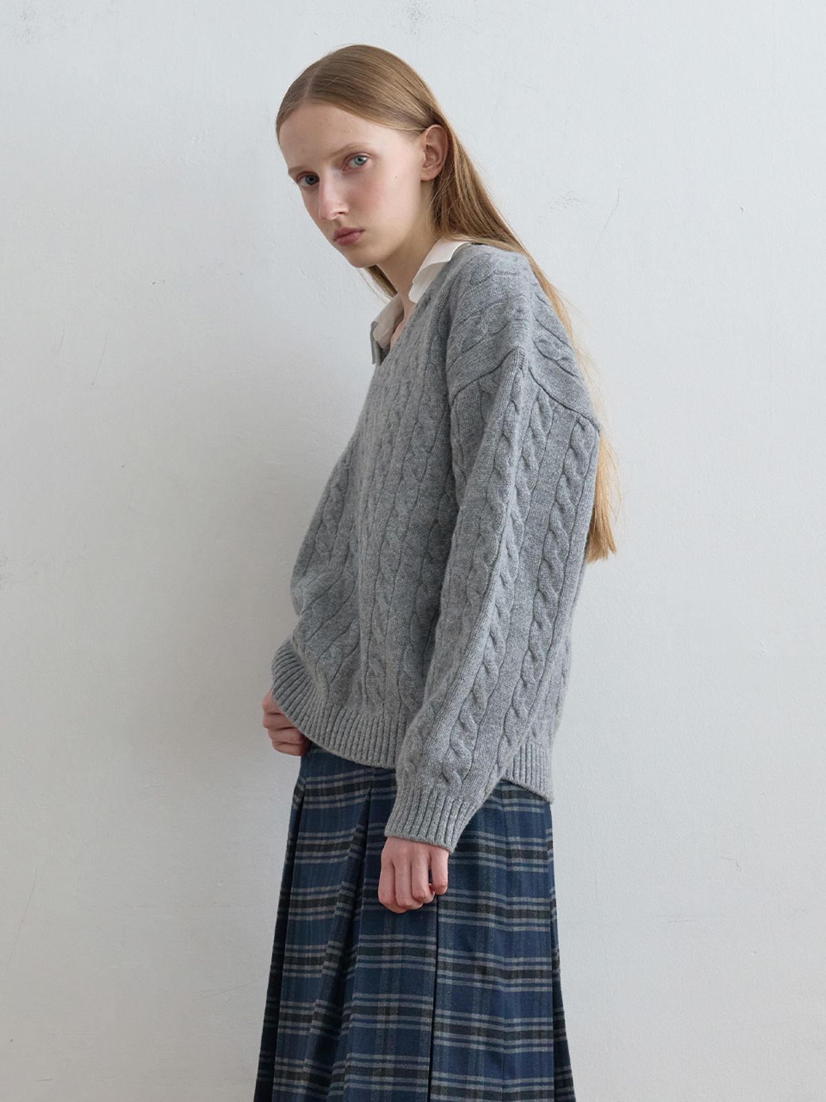 기준(KIJUN) Shirt Collar V-Neck Knit Melange Grey