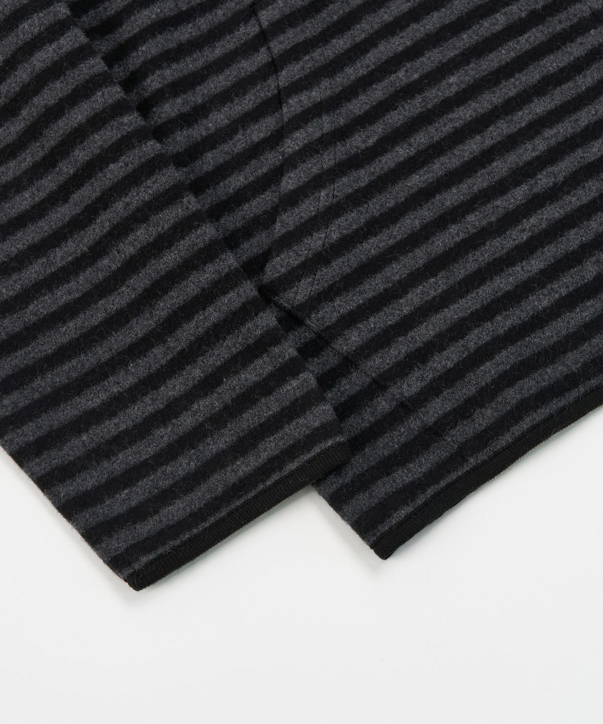 토피(TOFFEE) 스트라이프 플리스 후드 집업 (CHARCOAL/BLACK)