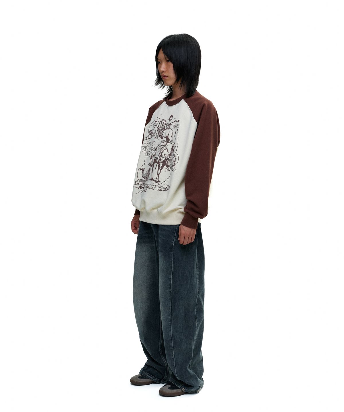 디파이클럽로버스(DEFYCLUBROBBERS) Zarathustra reglan sweatshirt