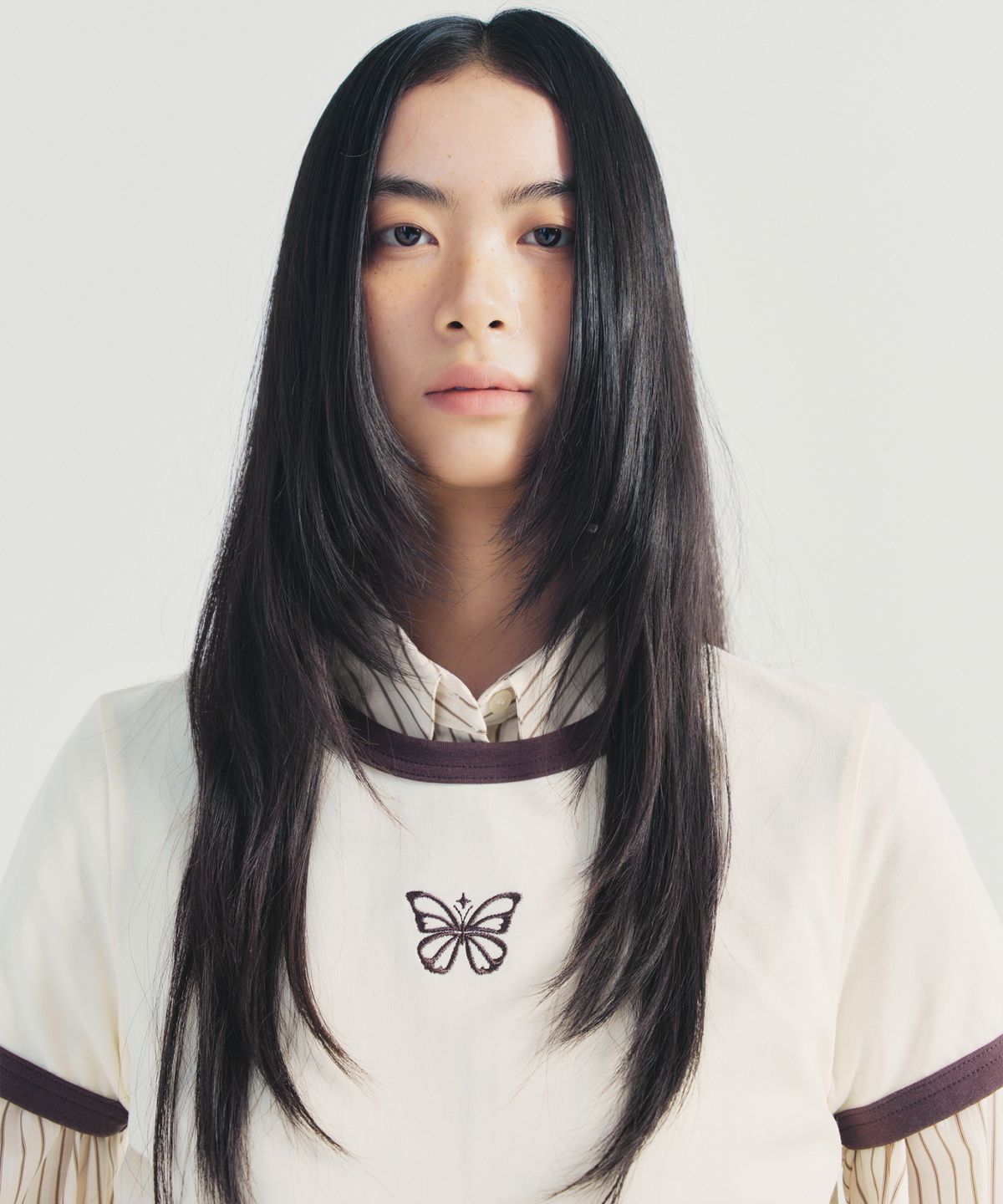 닉앤니콜(NICK&NICOLE) BUTTERFLY CONTRAST RINGER TOP_CREAM BROWN