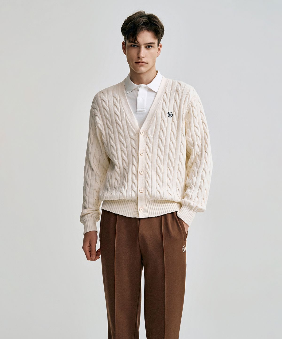 세르지오 타키니(SERGIO TACCHINI) M 브이넥 케이블 스웨터 가디건 (Ivory)