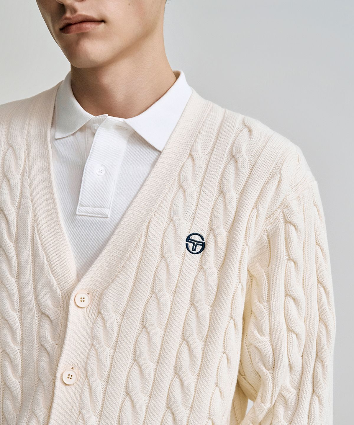 세르지오 타키니(SERGIO TACCHINI) M 브이넥 케이블 스웨터 가디건 (Ivory)