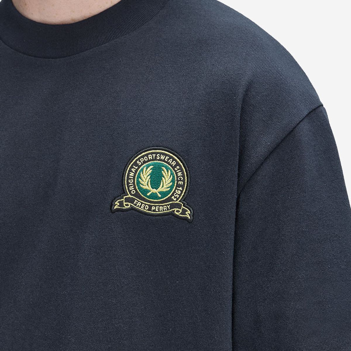 프레드페리(FRED PERRY) [Club House] 테니스 뱃지 티셔츠 - 네이비 AFPM2531312-608
