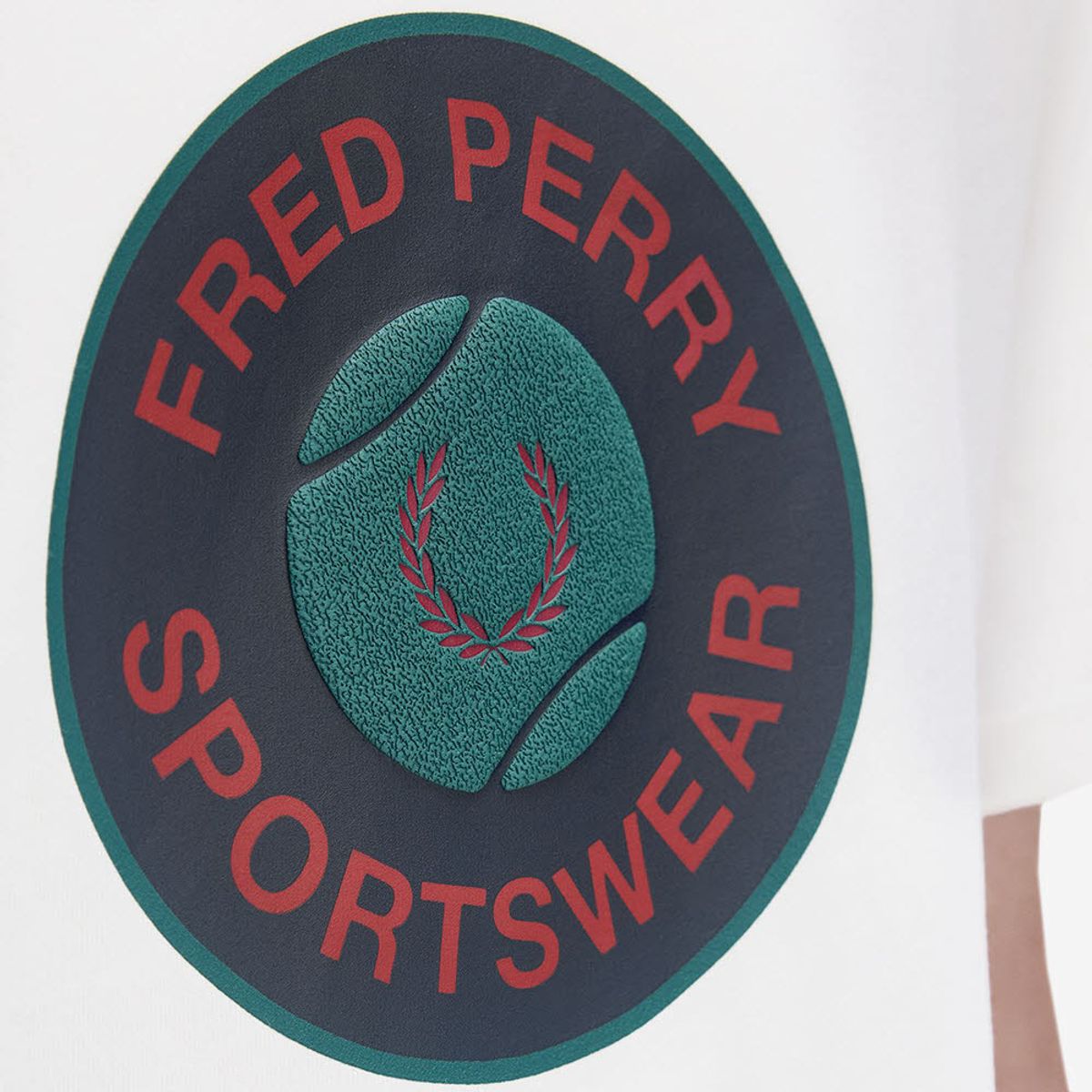 프레드페리(FRED PERRY) [Club House] 테니스 뱃지 그래픽 티셔츠 - 스노우화이트 AFPM2531304-129