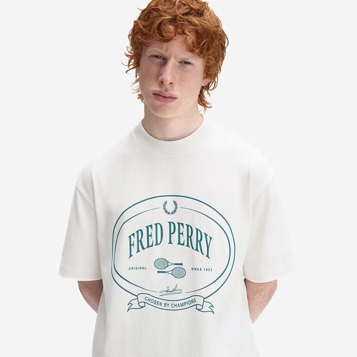 프레드페리(FRED PERRY) [Club House] 초즌 바이 챔피언스 티셔츠 - 스노우화이트 AFPM2531316-129