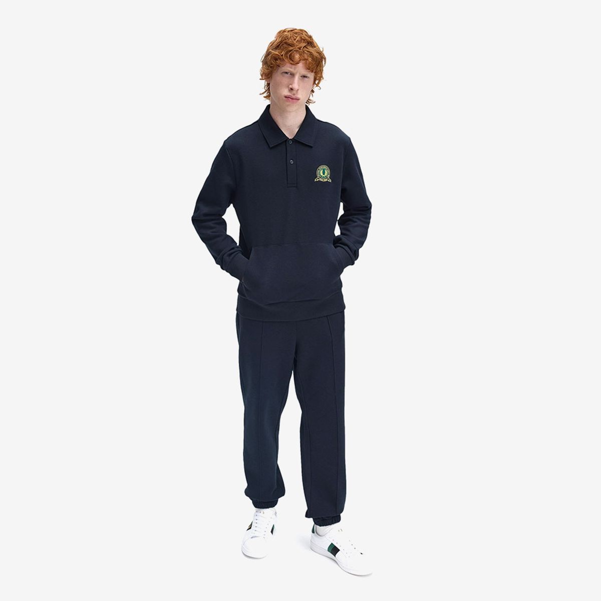 프레드페리(FRED PERRY) [Club House] 테니스 뱃지 칼라드 스웻셔츠 - 네이비 AFPM2531382-608
