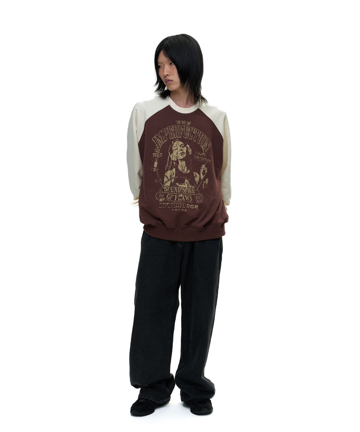 디파이클럽로버스(DEFYCLUBROBBERS) Imperfection reglan sweatshirt (2color)