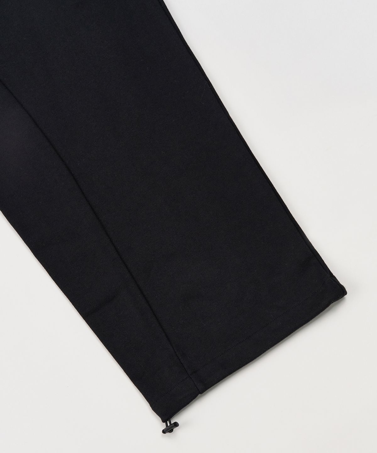 토피(TOFFEE) 인시전 벌룬핏 스웻 팬츠 (BLACK)