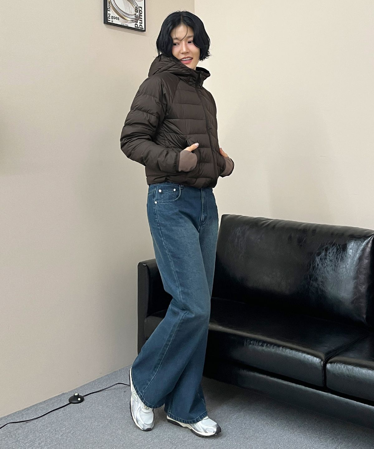 커스텀어클락 우먼(COSTUMEOCLOCK WOMAN) 루즈핏 부츠컷 데님 팬츠 블루 COWPT002BLUE