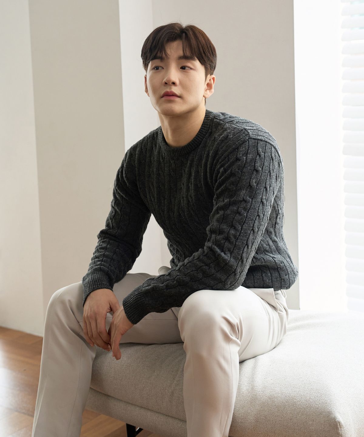 핵쿨남(HECKCOOLNAM) 어깨넓어보이는 남자 머슬핏 꽈배기 니트