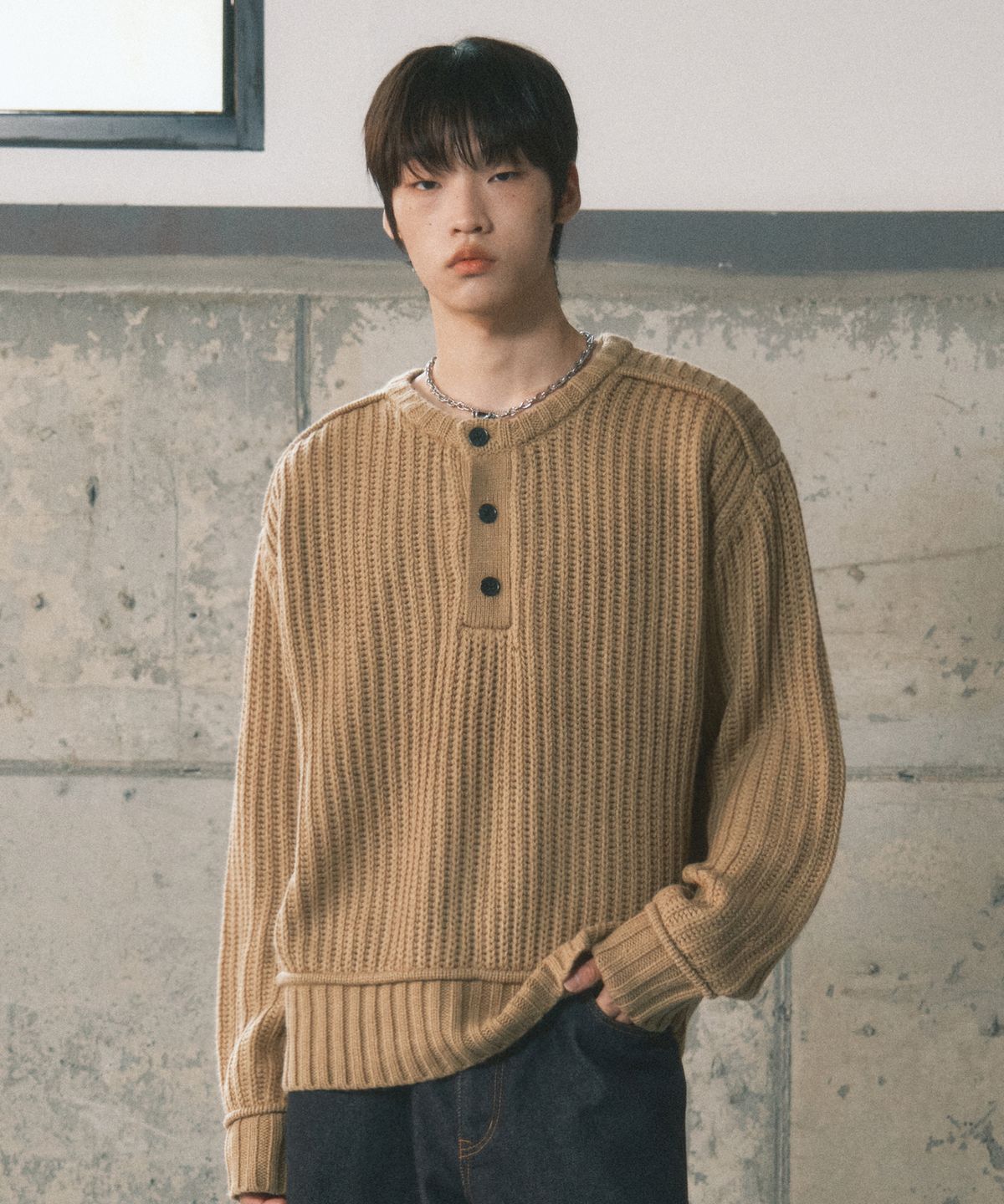 세컨모놀로그(SECONDMONO) 노르딕 위브드 헨리넥 밀리터리 니트 [BEIGE]_SEKT038BEIGE