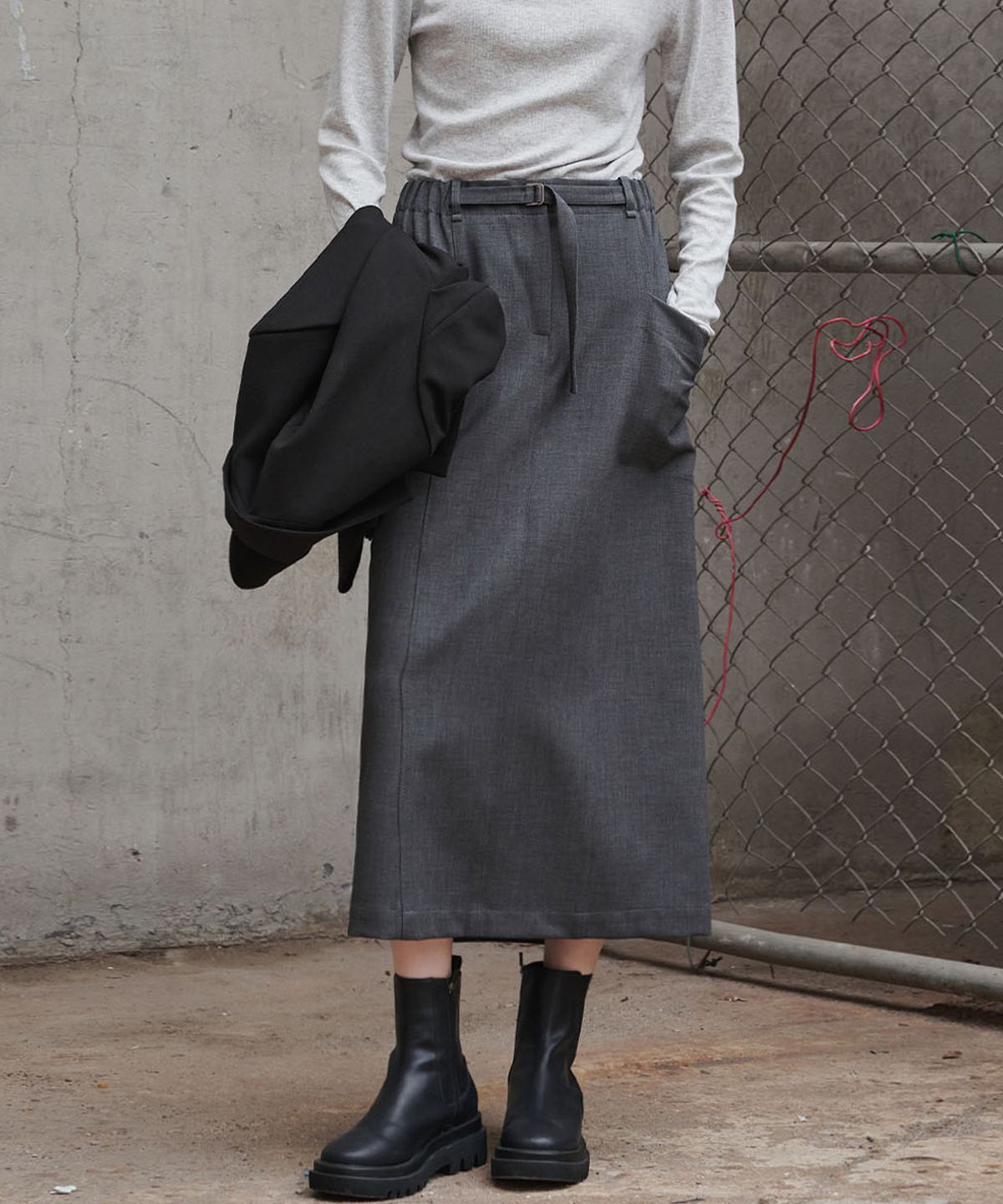 마롭(MALOUPE) 3107 스트레치 H 라인 스커트 (다크그레이)
