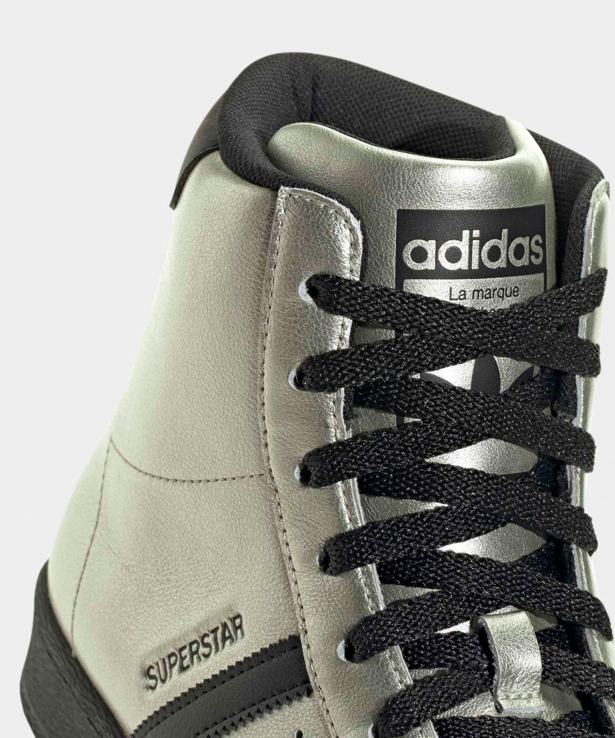 아디다스(ADIDAS) 슈퍼스타 82 롤러 스케이트 - 알루미나:블랙 / JS4041