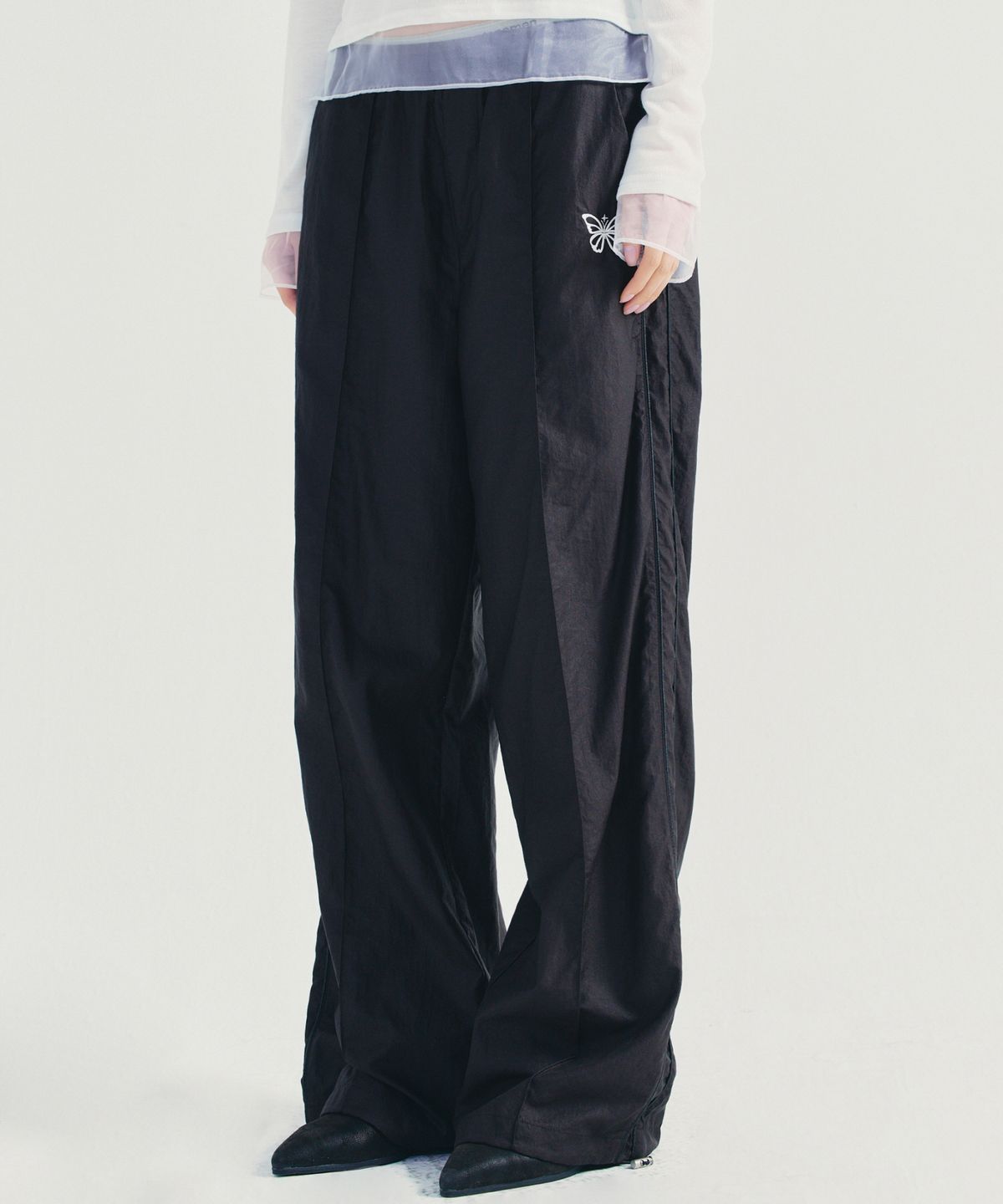 닉앤니콜(NICK&NICOLE) UTILITY GROOVY TRACKSUIT PANTS_BLACK