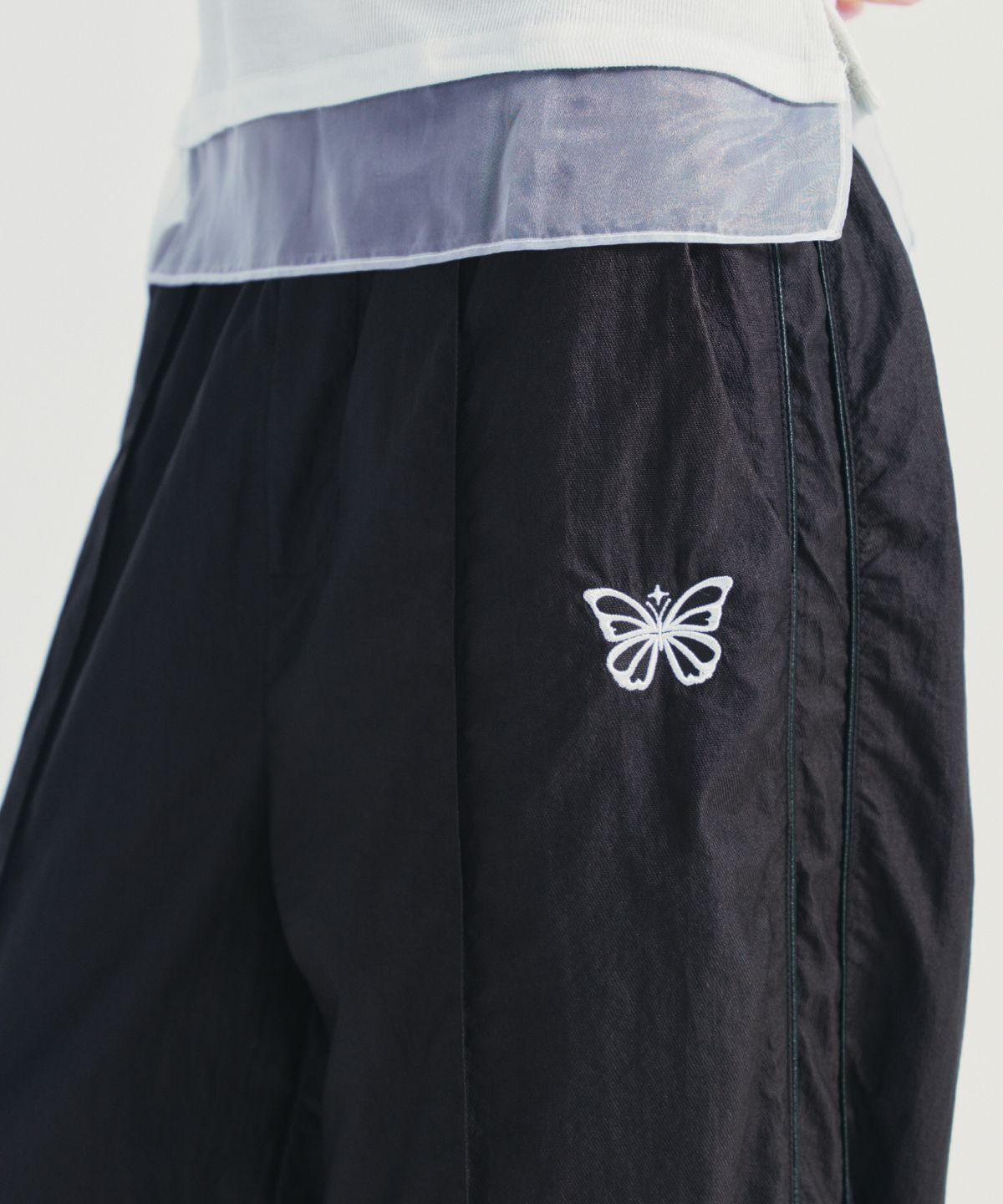 닉앤니콜(NICK&NICOLE) UTILITY GROOVY TRACKSUIT PANTS_BLACK