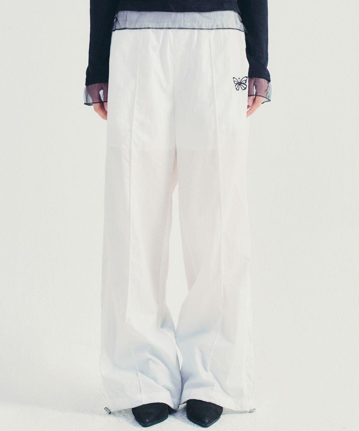 닉앤니콜(NICK&NICOLE) UTILITY GROOVY TRACKSUIT PANTS_IVORY
