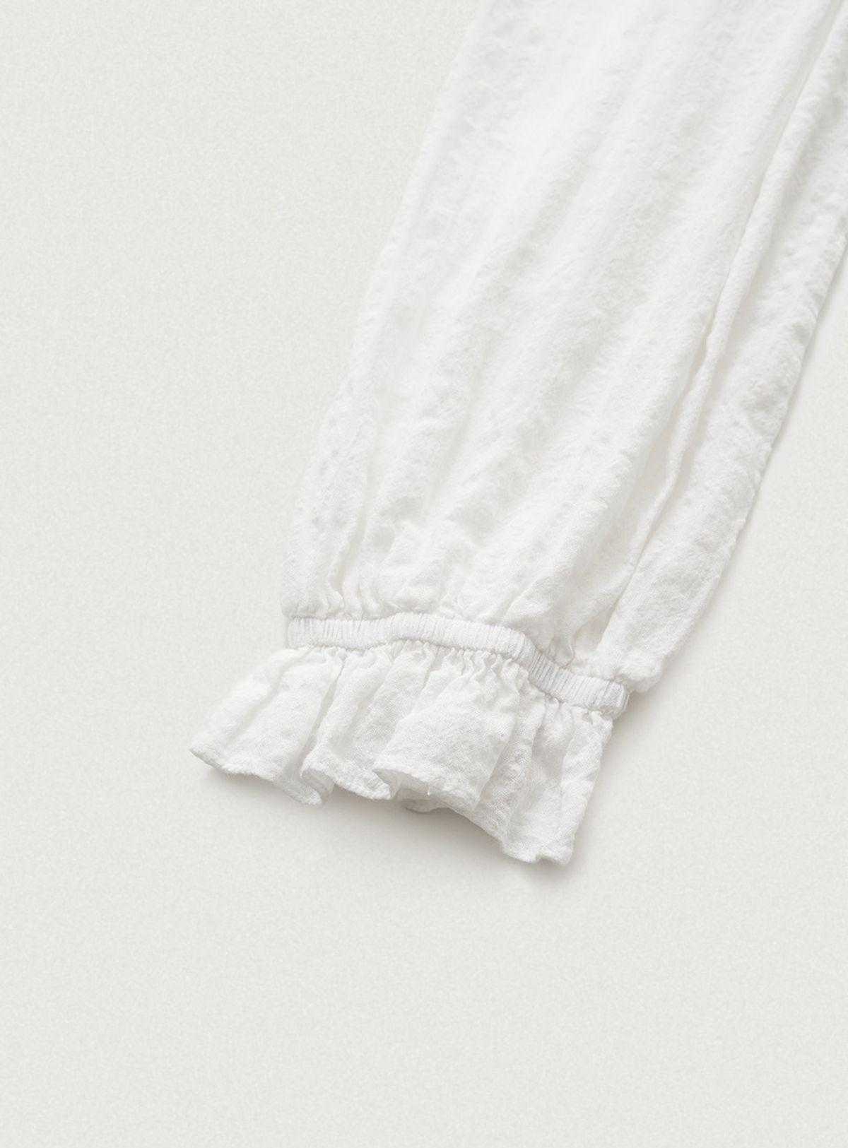 더바넷(THEBARNNET) Panele Check Ruffled Blouse_Ivory