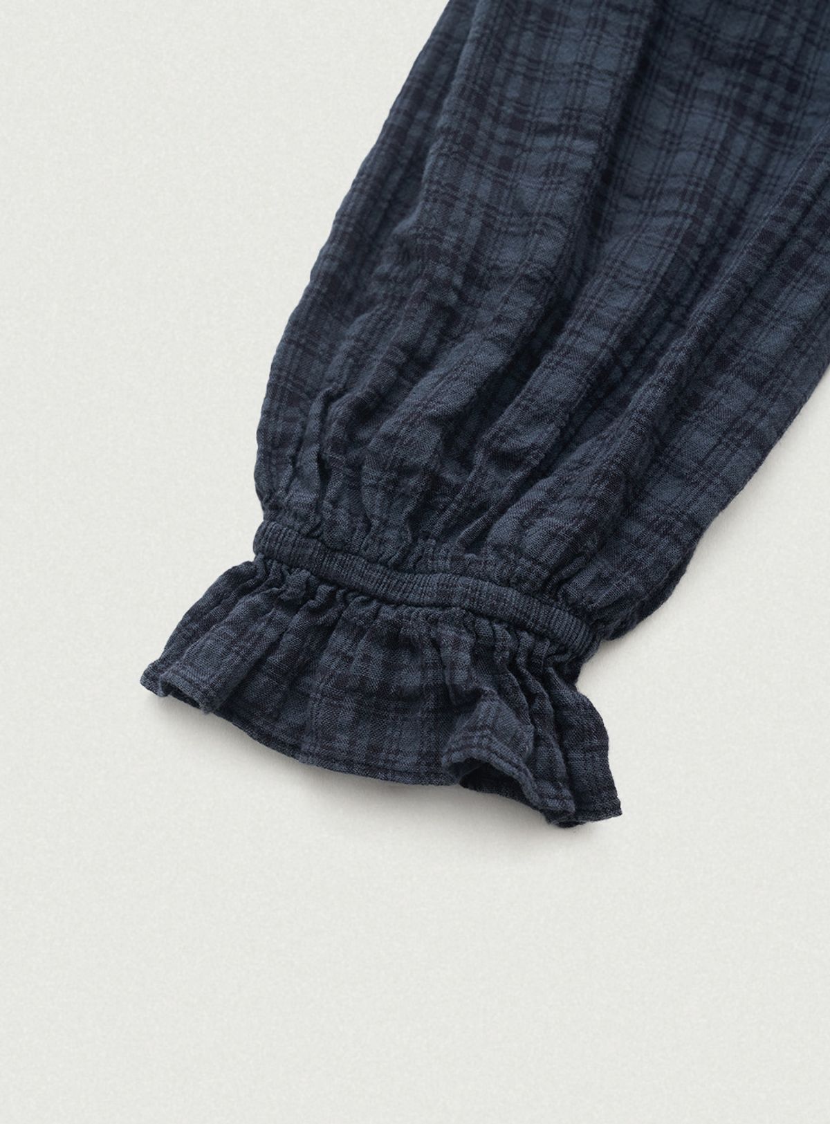 더바넷(THEBARNNET) Panele Check Ruffled Blouse_Navy