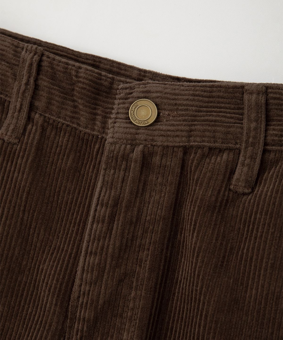 썸웨어버터(SOMEWHEREBUTTER) Sander Corduroy Pants - Brown